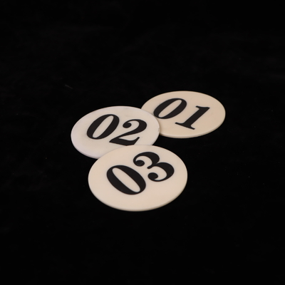 9 Mohs-Härte Aluminium-Oxid-Keramik mit Dielektrische Festigkeit 18-20 KV/mm und Poisson-Verhältnis 0.25