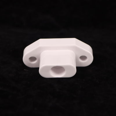 Weißes Aluminiumoxid-Keramik mit hoher dielektrischer Festigkeit von 18-20 KV/mm und einem Young'schen Modul von 200-400 GPa