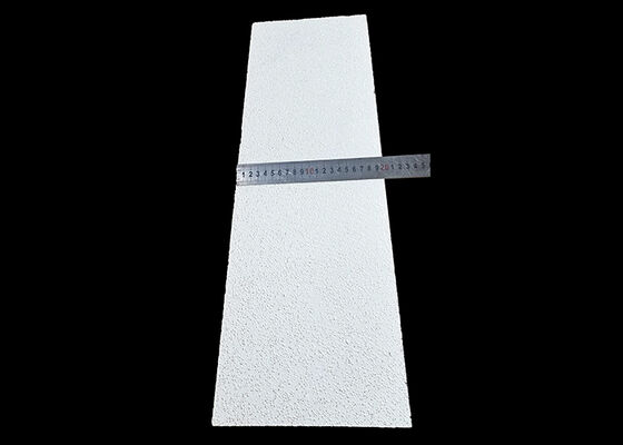 Schüttdichte 0,6 bis 1 Gramm pro Kubikzentimeter Feuerfeste Ziegelsteine, die eine außergewöhnliche Hochtemperaturbeständigkeit für Schwerlastanwendungen bieten