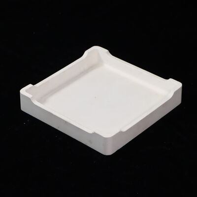 Oberflächenglatte, feuerfeste Sagger, die eine lange Haltbarkeit gewährleisten und sich für das Schmelzen von Glas und das Brennen von Keramik eignen.