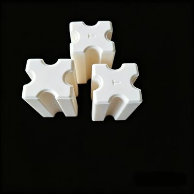 Zugfestigkeit 200 bis 400 MPa Aluminiumoxidkeramik mit Isolationswiderstand von über 1012 Ohm-cm Material für industrielle Elektrik