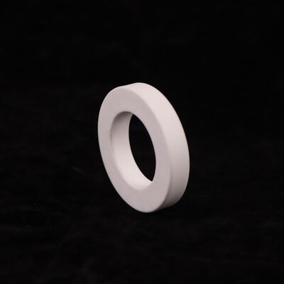 Dielektrische Konstante 96 Aluminiumoxid Keramische weiße Zusammensetzung mit einer Druckfestigkeit größer als 3000 MPa geeignet für Elektronik