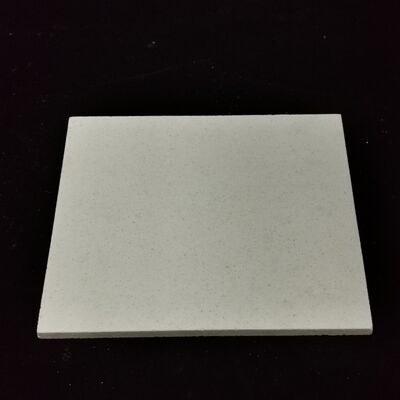 Korund-Öfenregalen mit Flexurfestigkeit 45 MPa Glatte Oberflächenveredelung Sicherstellung des Öfenbetriebs und der Langlebigkeit