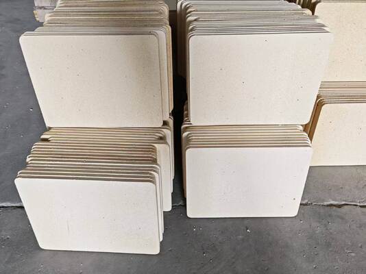 Nicht verglasterte Cordierite Mullite-Ofenregale glatte Kante optimiert für lang anhaltende Ofenregalleistung unter Wärmebelastung